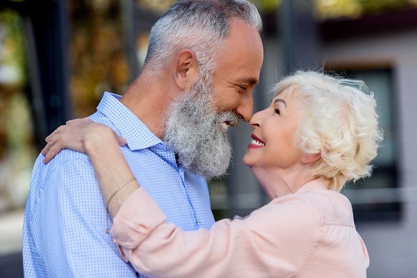 6 Reasons Why Online Dating is Perfect for Seniors